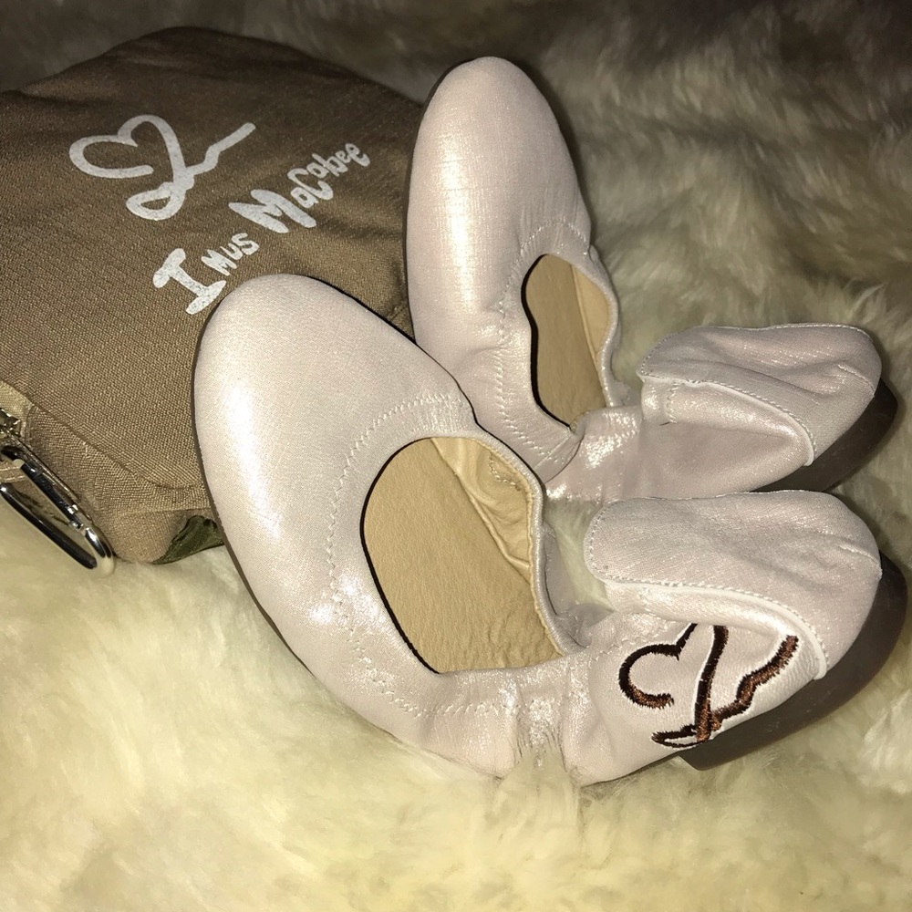 NWOT Imus Macabee Pink Pearlescent Folding Flats